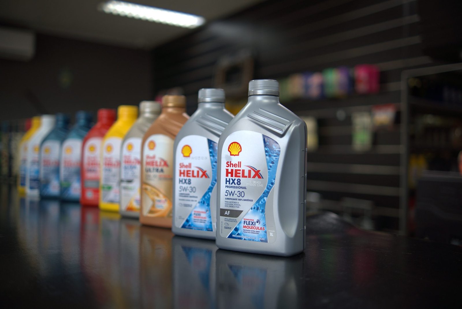 Linha de lubrificantes Shell Helix na Fronteira Auto Peças