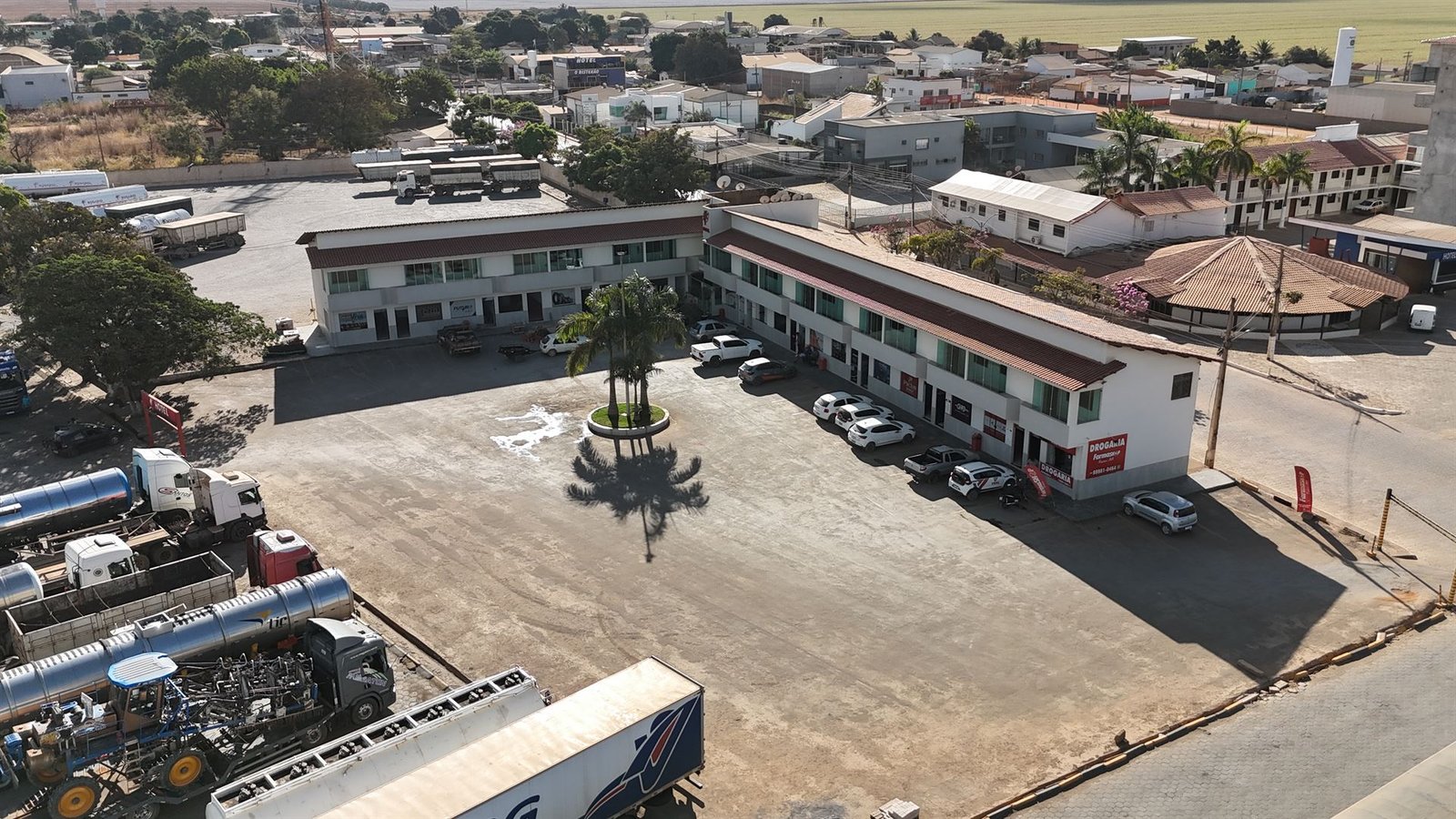 Hotel Rosário e pátio de carretas