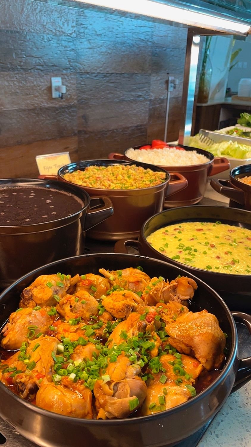 Panelas do buffet quente