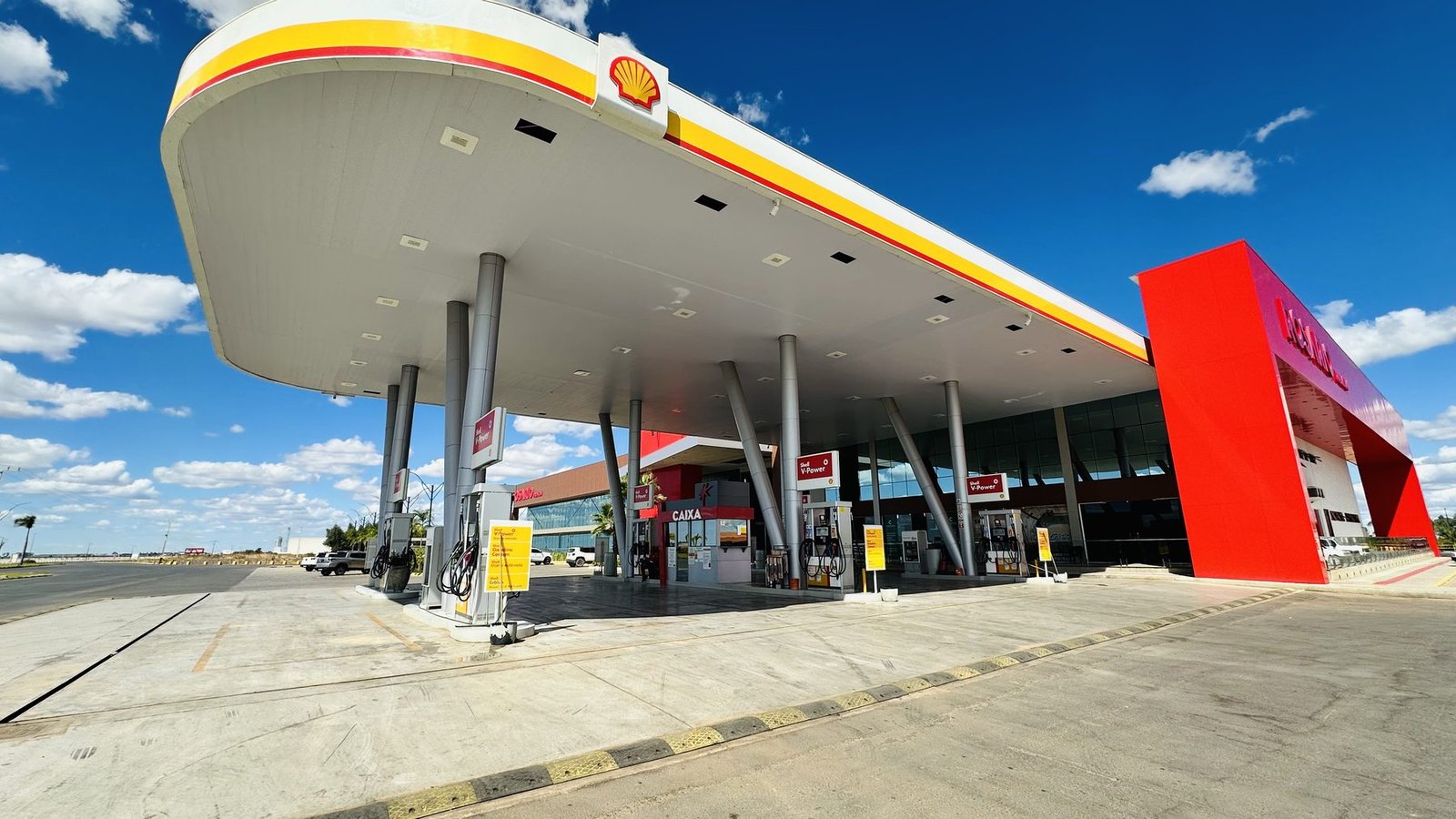 Cobertura Shell do Posto Premium vista de baixo