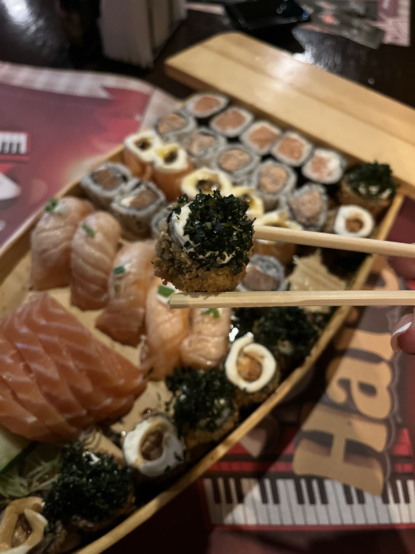 Barca de sushi do Haru Joy